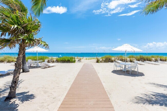 Foto del edificio - 170 N Ocean Blvd