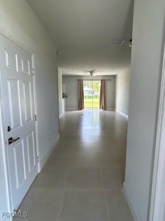 Building Photo - 1027 Sweet Lake Cir