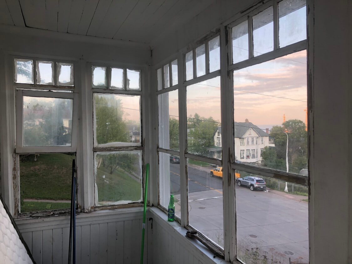 Sun porch - 1 W 7th St