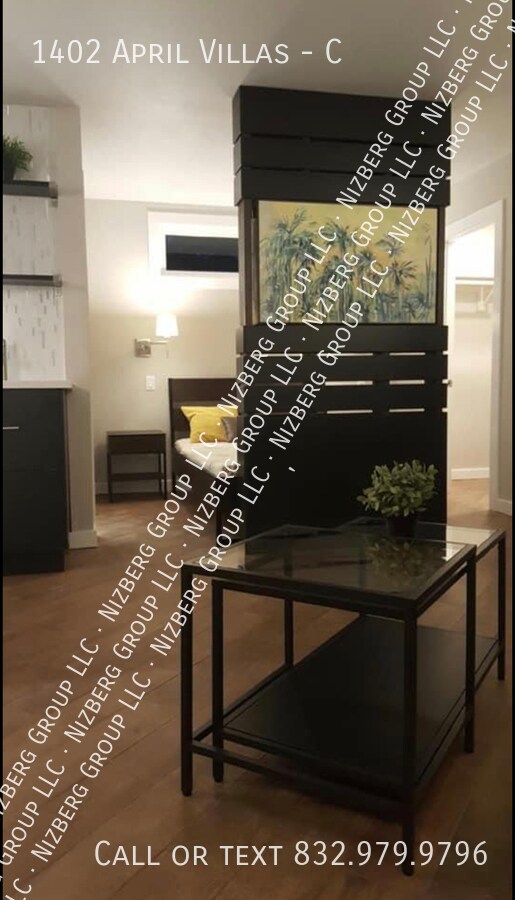 Building Photo - 1402 April Villas