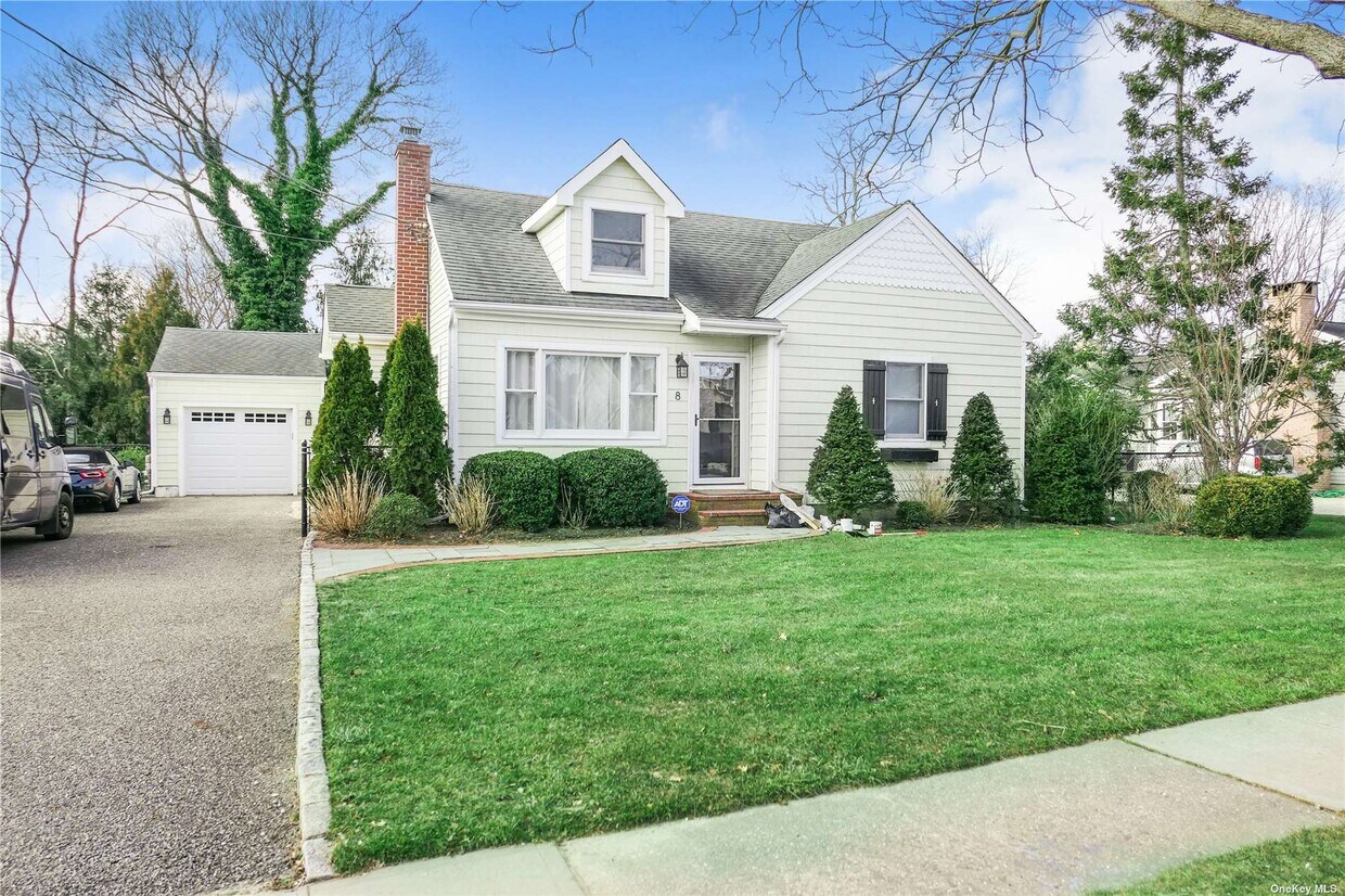 8 General Mc Lean Dr, Bellport, NY 11713 House Rental in Bellport, NY