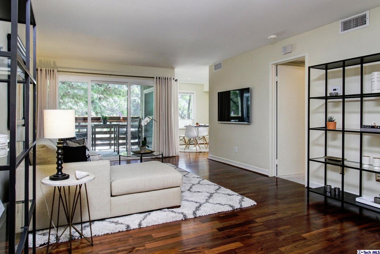 Living Room - 1720 Mission St