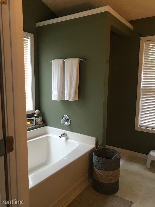Building Photo - 3065 Heatherbrook Ter