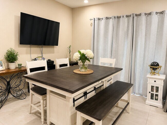 Foto del edificio - 1104 Coral Ln