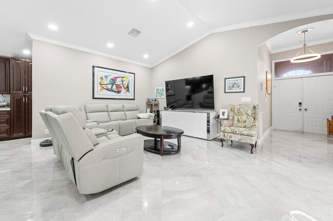 Foto del edificio - 9906 Harbour Lake Cir