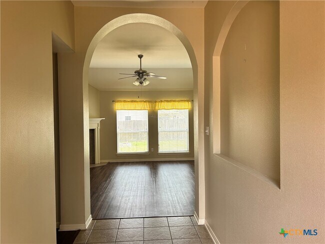 Foto del edificio - 5623 Fair Hill Dr