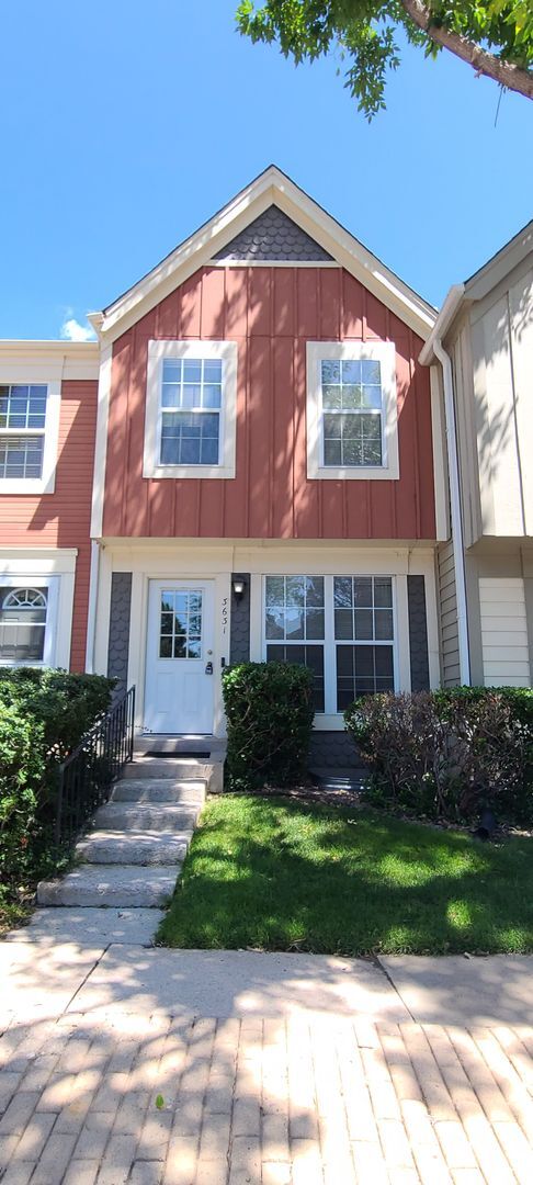 Building Photo - 3631 Queen Anne Way