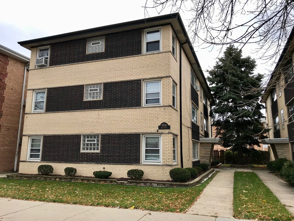 8541 W Bryn Mawr Ave, Chicago, IL 60631 House Rental in Chicago, IL