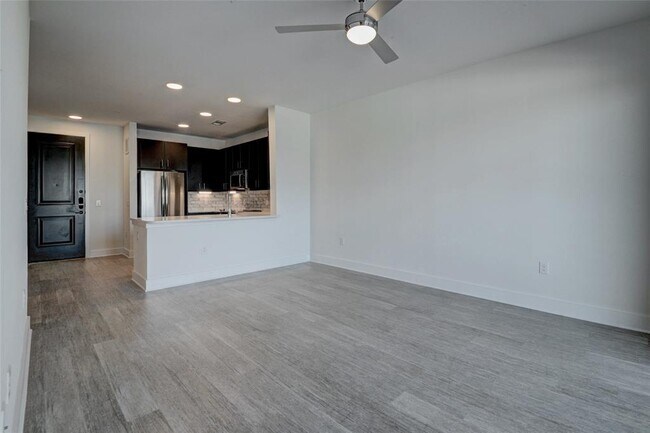 Foto del edificio - 6400 Washington St