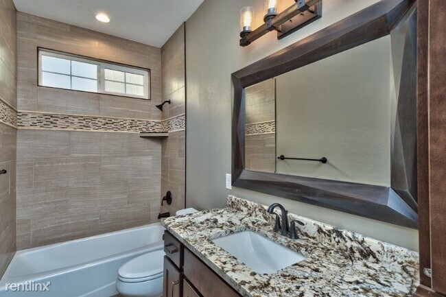 Foto del edificio - 4 br, 3 bath House - 2488 Apex Ave # C
