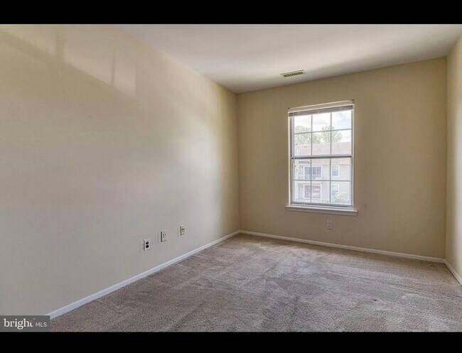 Building Photo - 312B Willow Turn