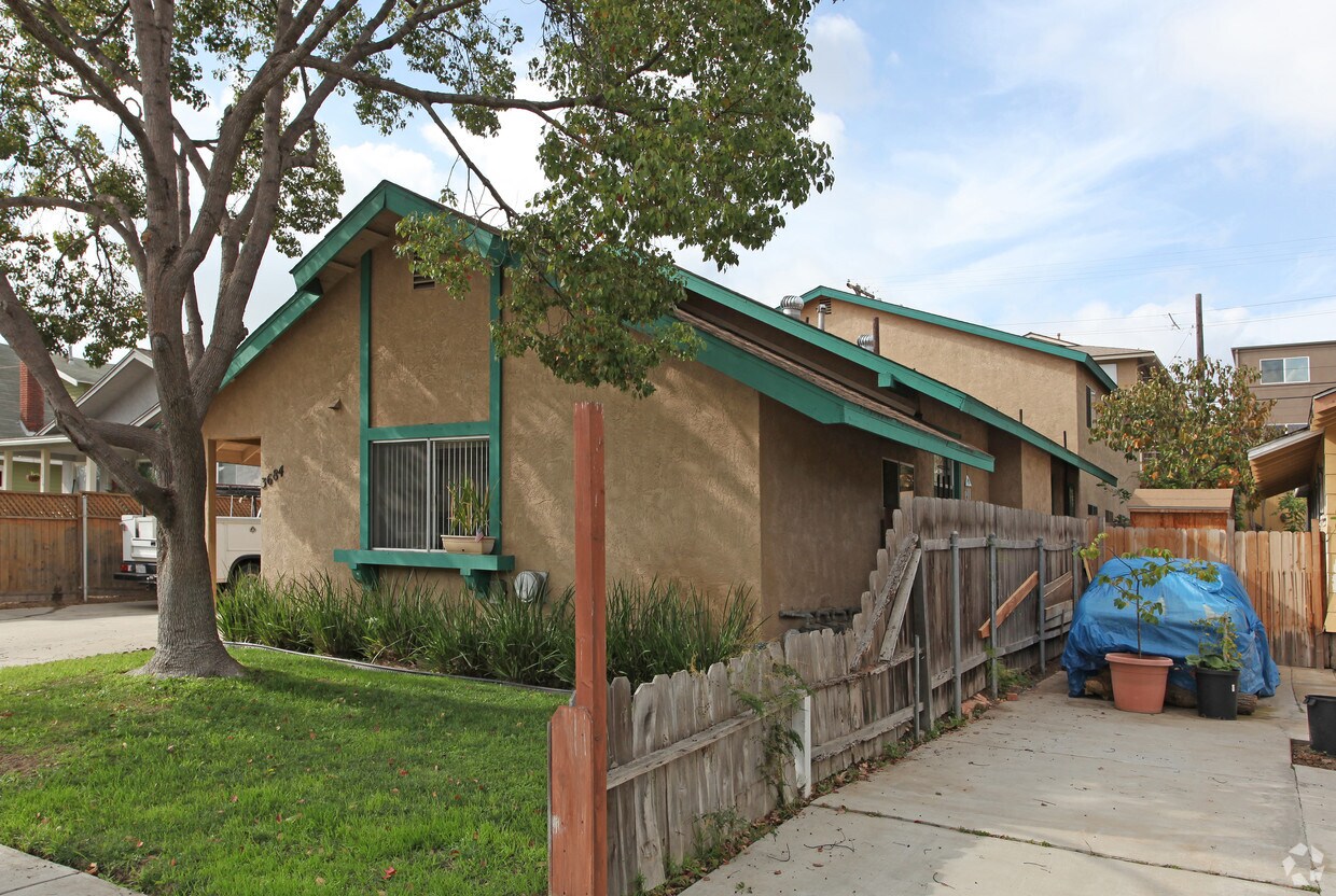 Building Photo - 3684-3686 Arizona St