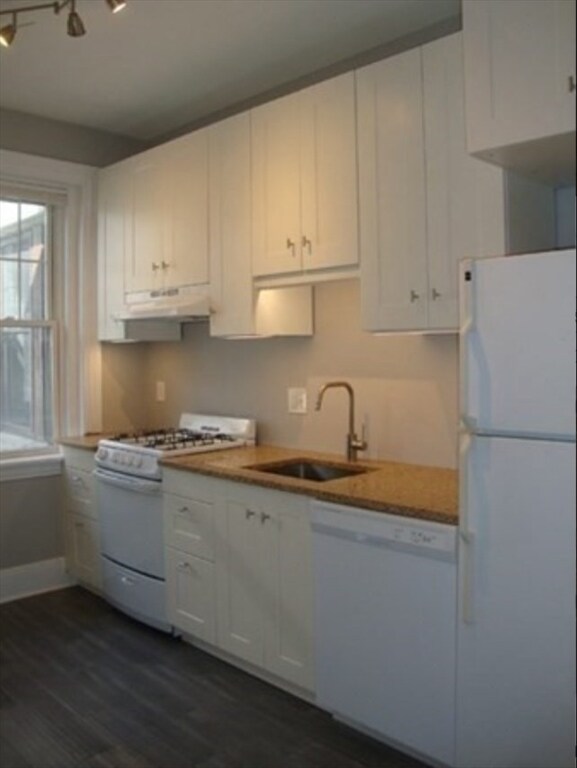 Building Photo - 25 Mount Hood Rd