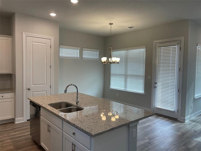 Building Photo - 122 Revere Dr