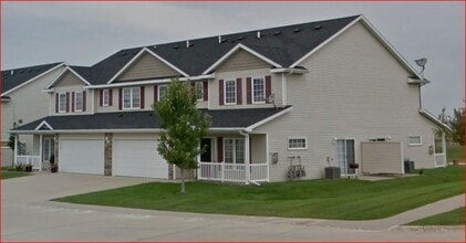 Building Photo - 2900 SE Glenstone Dr