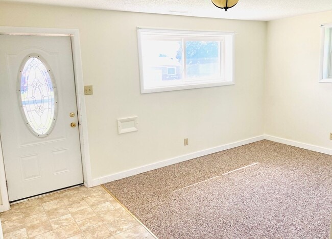 Building Photo - Great Home Great Location