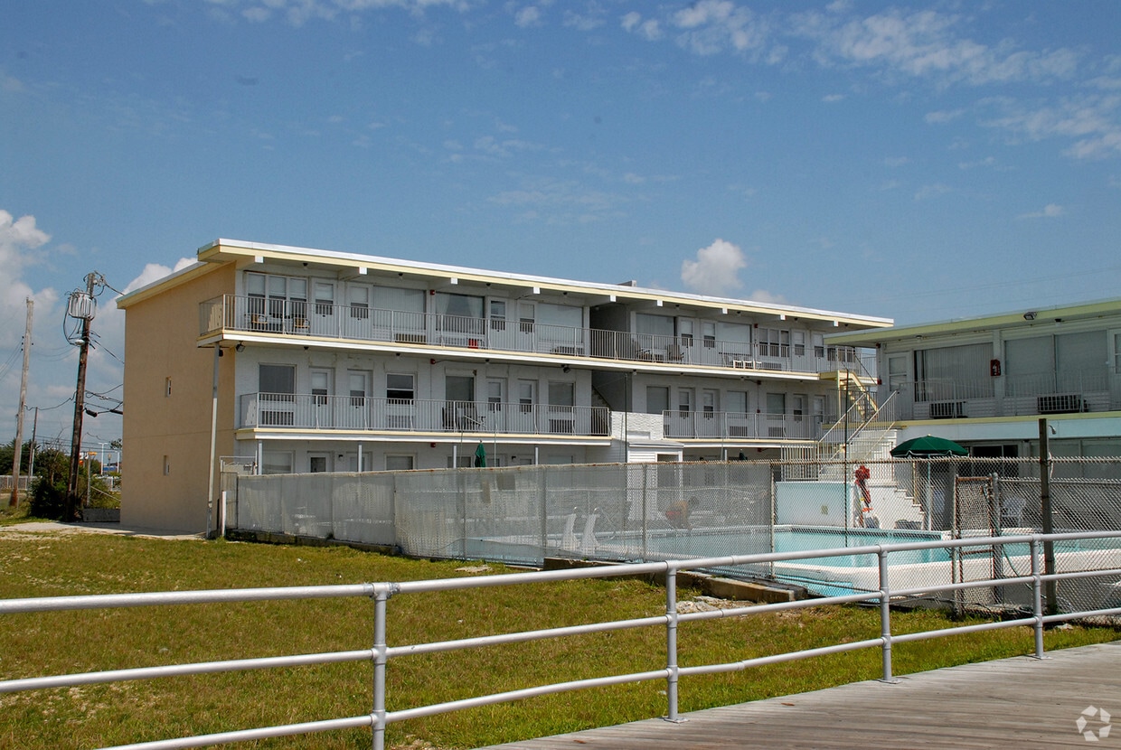 Building Photo - Roosevelt Beach Condos