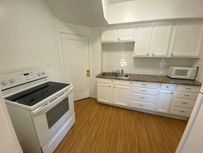Building Photo - 353 N 35th Ave