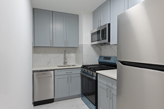 Foto del edificio - 270 Marin Blvd