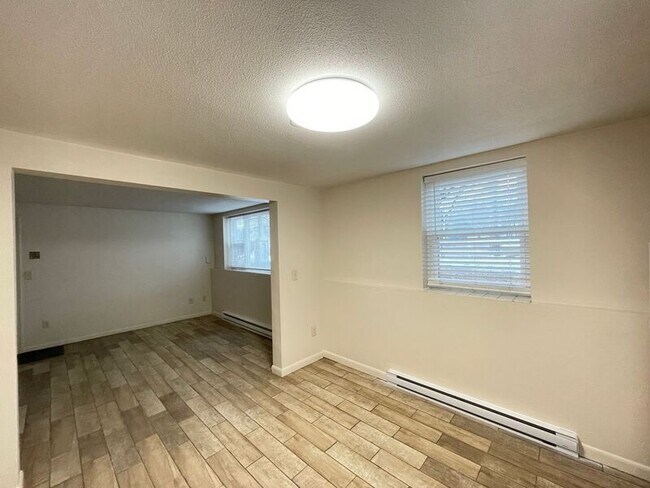 Foto del edificio - 181 Loudon Rd