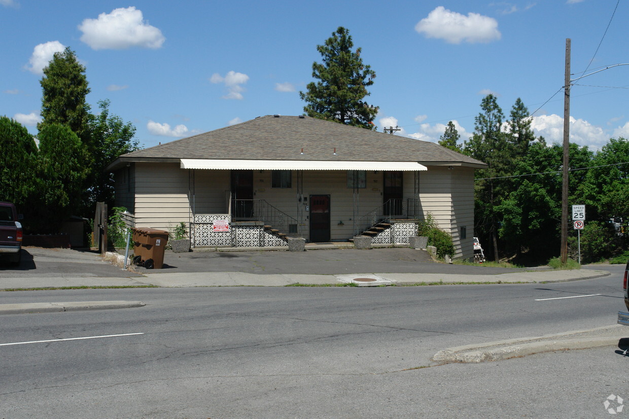 Building Photo - 900-906 W 7th Ave