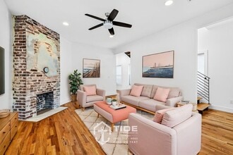 Building Photo - 40 Poinsett St