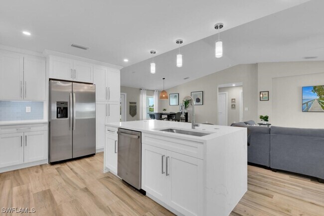 Foto del edificio - 2541 Diplomat Pkwy W