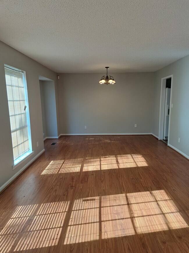 Building Photo - 1336 High Point Terrace