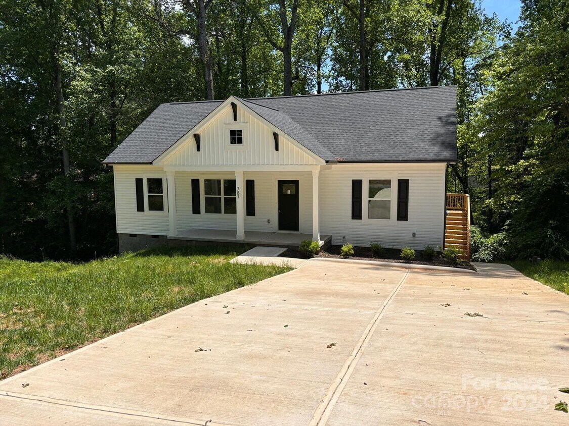 Primary Photo - 787 Stratford Rd