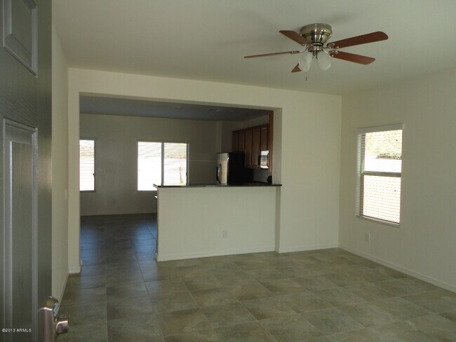 Foto del edificio - 16343 N 73rd Dr