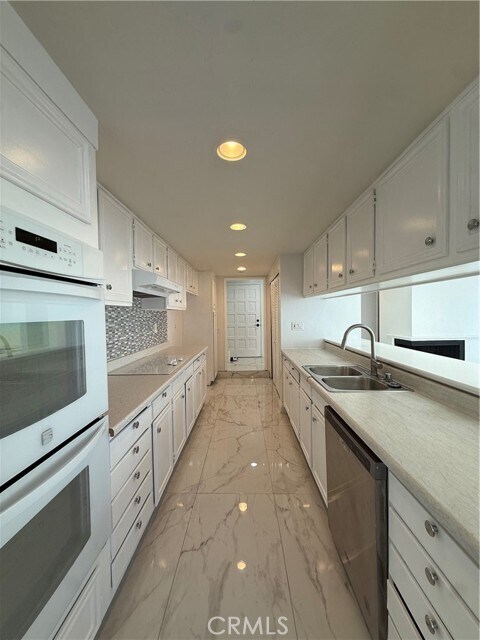 Foto del edificio - 575 Esplanade