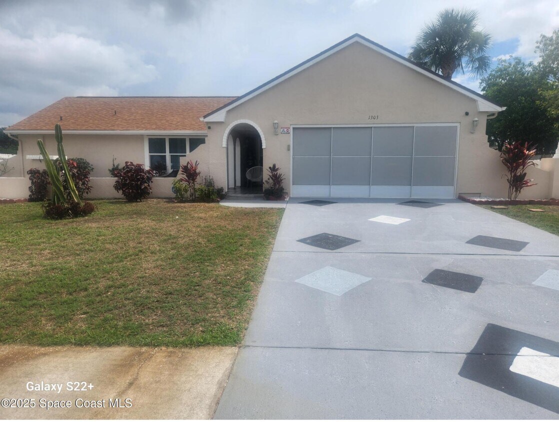 Foto principal - 1303 Cherry Hills Rd NE
