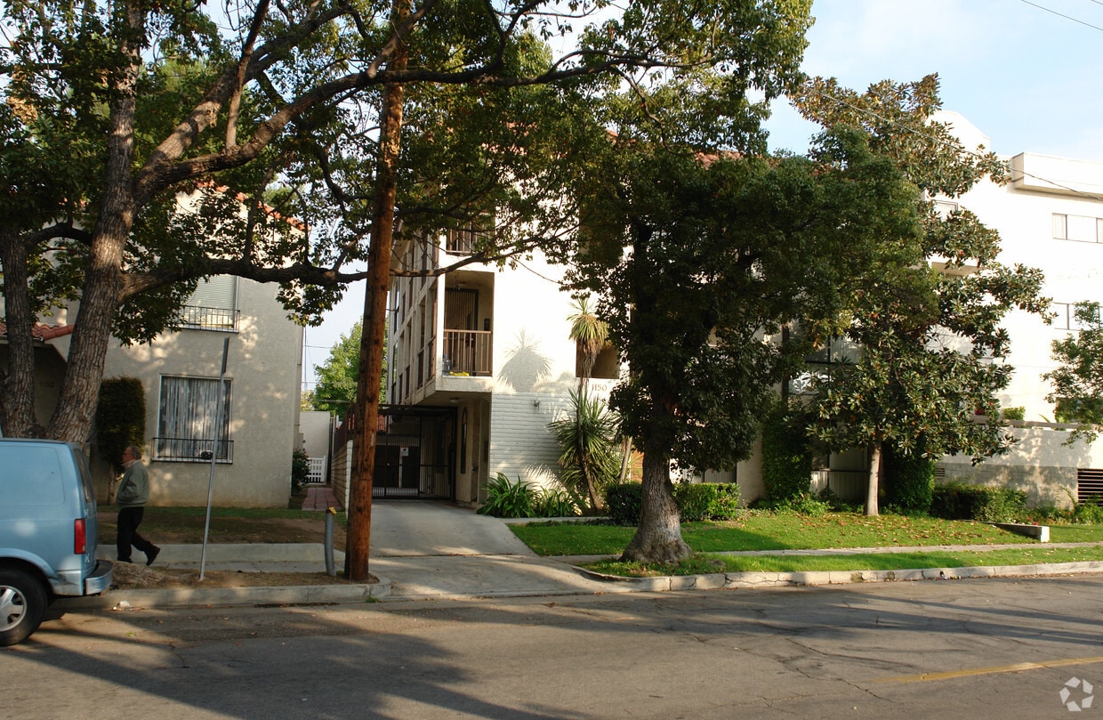 Building Photo - 1150 N Columbus Ave