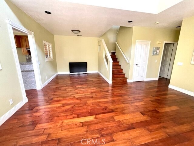 Building Photo - 2036 Villa Del Lago Dr