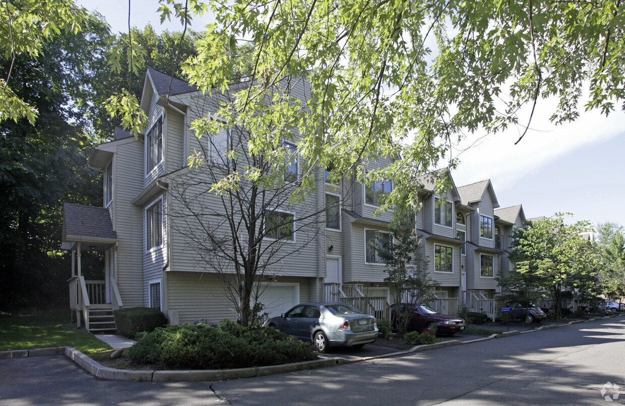 25 1st St, New City, NY 10956 Apartments in New City, NY