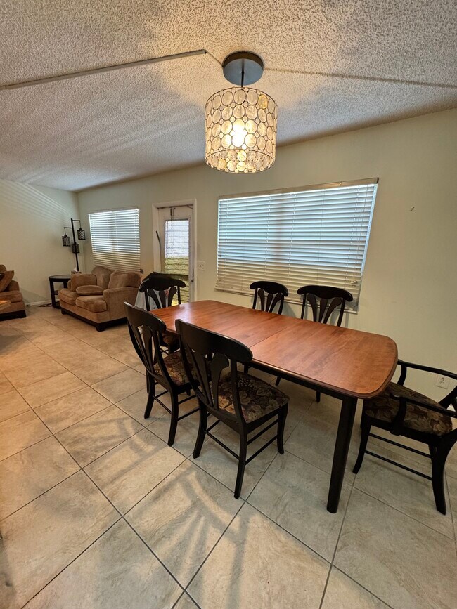 Foto del edificio - 4007 Yarmouth a