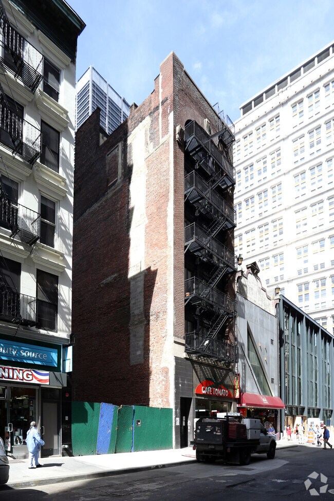 Building Photo - 142 Fulton St