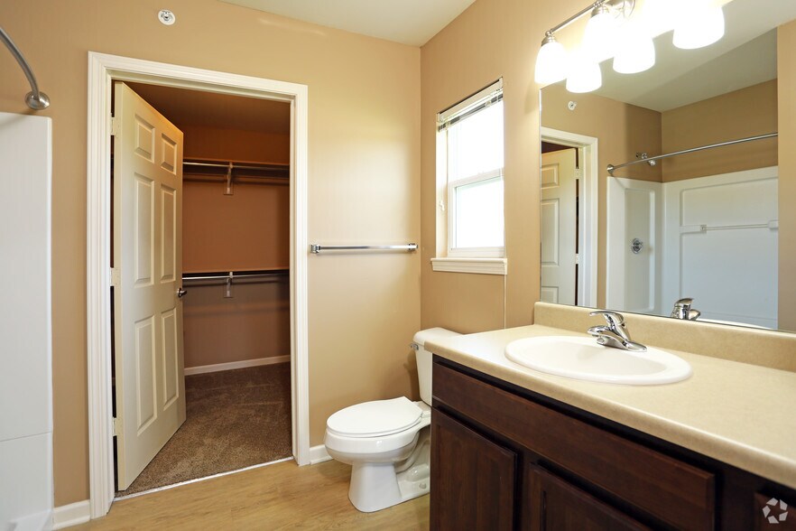 Bathroom Fixtures Omaha montclair village rentals - omaha, ne | apartments Bathroom Fixtures Omaha montclair village rentals - omaha, ne | apartments