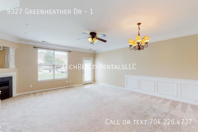 Foto del edificio - 9327 Greenheather Dr