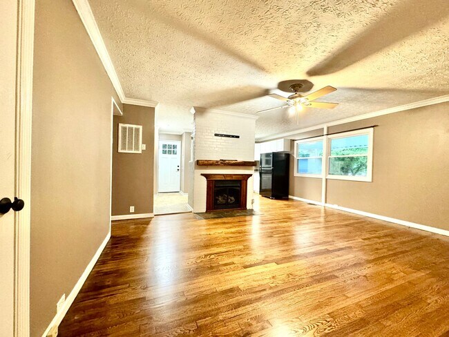 Foto del edificio - Oak Ridge 37830 - UPDATED & WELL MAINTAINE...