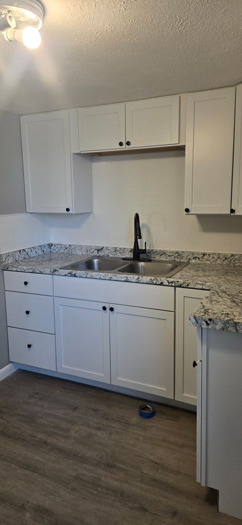 Foto del edificio - Newly Renovated 1 Bed, 1 Bath Unit in Farm...