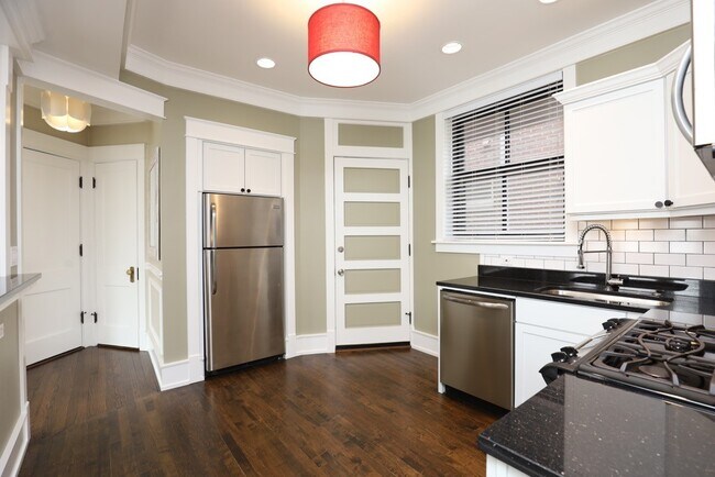 Foto del edificio - 1938 W Berenice Ave