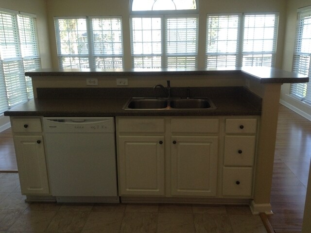 Foto del edificio - 13436 Planters Row Dr