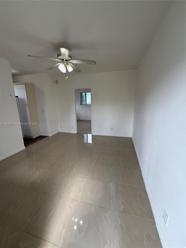 Foto del edificio - 469 SW 3rd St