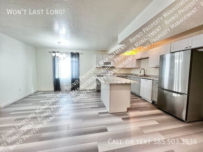 Building Photo - 3 Bedroom/2 Bath Garden Level Apartment in...