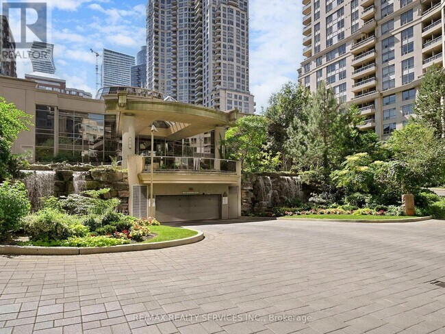 Building Photo - 3880 Duke of York Blvd
