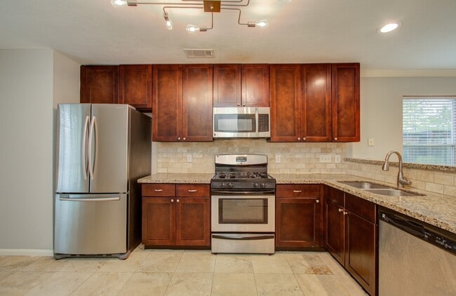 Foto del edificio - 14003 Cypress Falls Dr