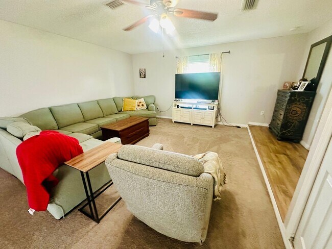 Building Photo - 3 Bedroom Single Family Home in Fruitland ...