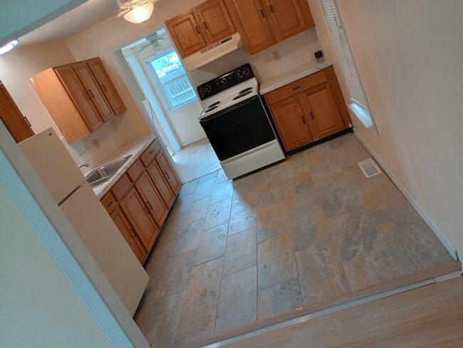 Foto del edificio - 2220 Harmon St NE
