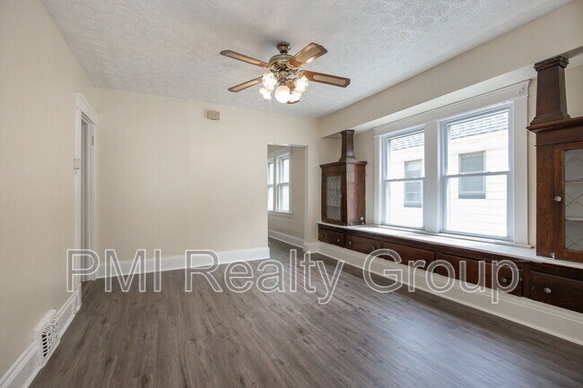 Foto del edificio - 1459 E 134th St